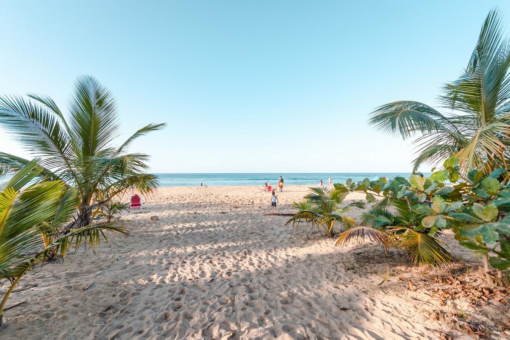 Ventana Al Atlantico At Arecibo 681 Ocean Drive Apartment Islote Exterior photo
